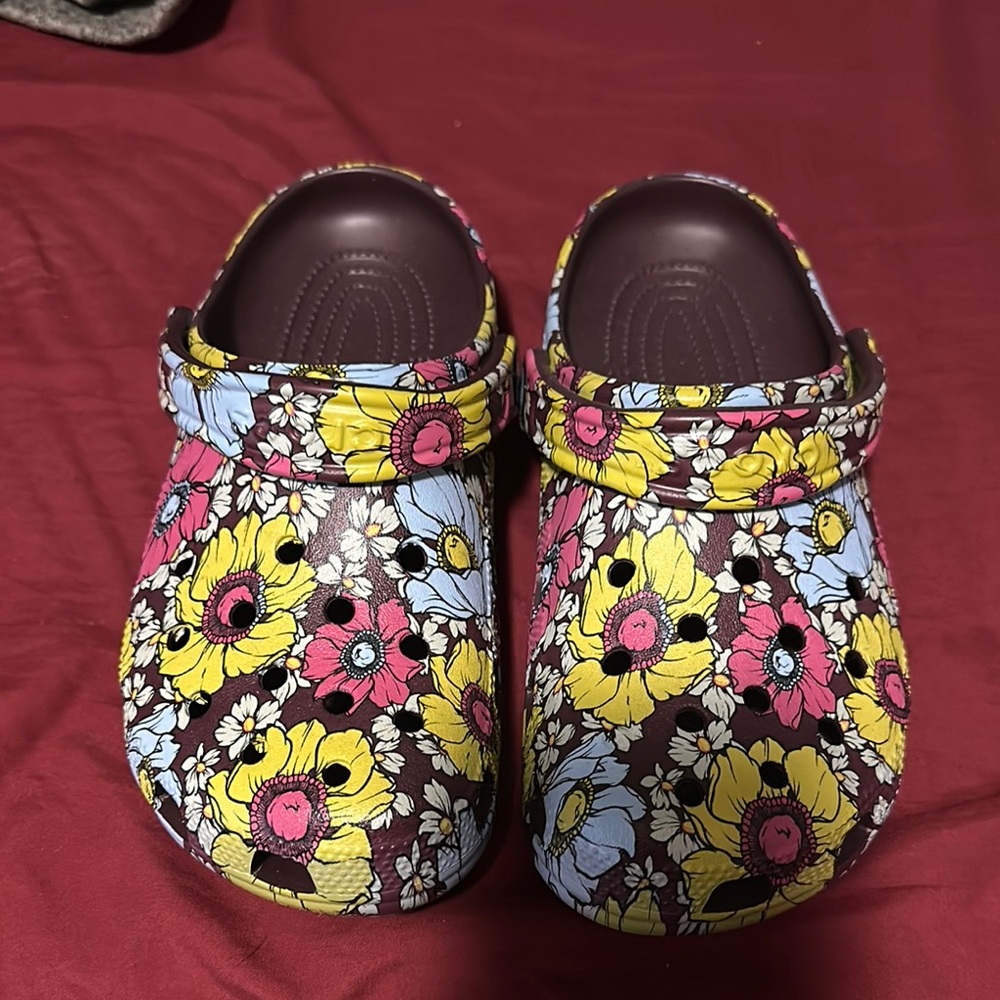Women’s crocs